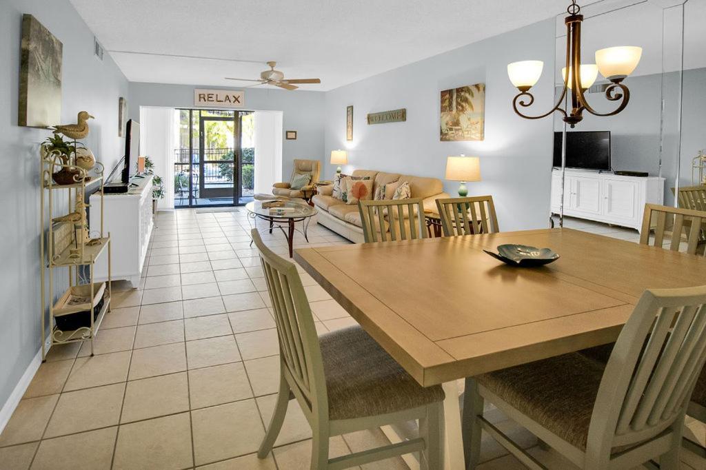 Apartmán Siesta Key Escape Ground Floor Steps To Heated Pool And Free Trolley Exteriér fotografie